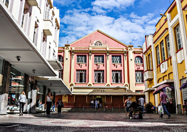 Cine-Theatro Central recebe o espetáculo Valencianas em seu nonagésimo aniversário