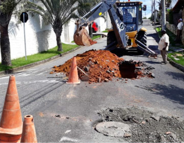 Secretaria de Obras realiza manutenção em redes de drenagens