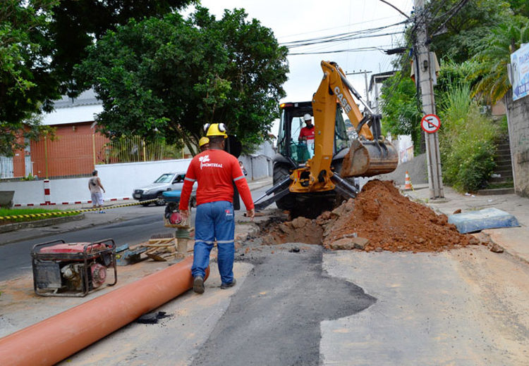 Bairro São Mateus recebe 550 metros de novas redes de esgoto da Cesama