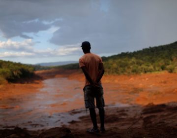 Bombeiros encontram mais um corpo na área do desastre de Brumadinho