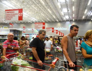 Confiança do Consumidor recua 1,5 ponto de março para abril