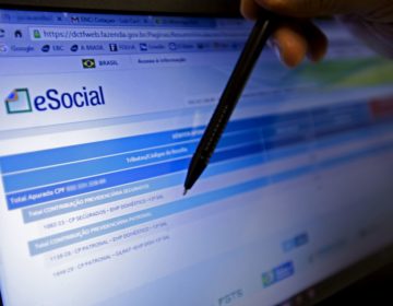 Empresas do Simples têm até amanhã para inscrever empregado no eSocial