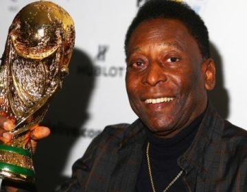 Pelé recebe alta de hospital dois dias após passar por cirurgia