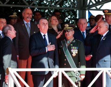 Bolsonaro diz que Exército sempre esteve ao lado da vontade nacional