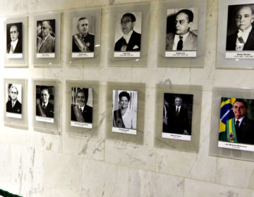 Planalto inclui foto de Bolsonaro na Galeria dos Presidentes