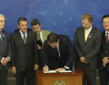 Bolsonaro extingue horário de verão