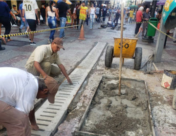 PJF troca grades de ferro do calçadão da Halfeld