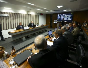 Ministro de Minas e Energia diz que não há barragem segura no Brasil