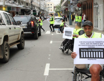 Settra realiza ação para conscientizar a população sobre educação no trânsito e respeito a vagas exclusivas