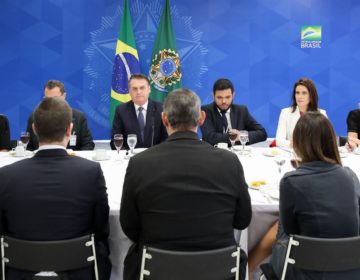 Bolsonaro diz que vai demitir presidente dos Correios