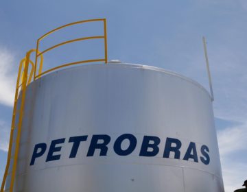 Bolsonaro anuncia redução no preço da gasolina nas refinarias