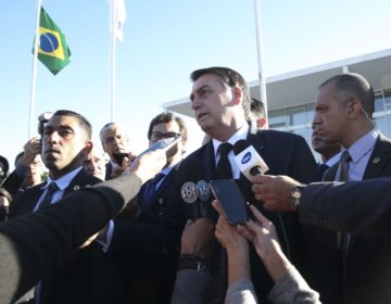 Bolsonaro diz que gratuidade de bagagem prejudicaria pequenas aéreas