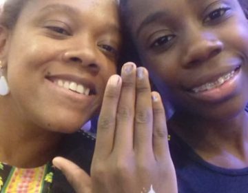 Mãe lança campanha em busca de recursos para tratamento da filha com paralisia cerebral hemiparética