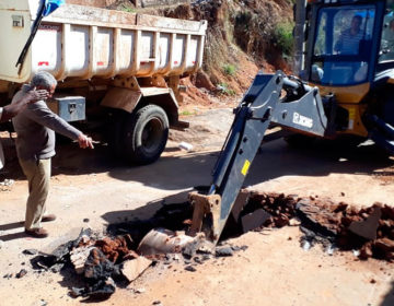 Secretaria de Obras faz manutenção em redes de drenagem de cinco bairros