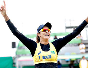 Carol Horta e Angela são bronze no vôlei de praia