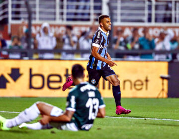 Grêmio vira sobre o Palmeiras e avança às semifinais da Libertadores