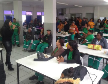 Delegada ministra palestra sobre “Violência Doméstica” para funcionários do Demlurb