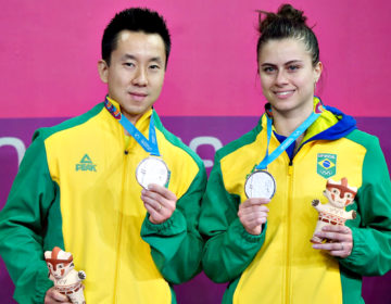 Bruna Takahashi e Gustavo Tsuboi são prata no tênis de mesa