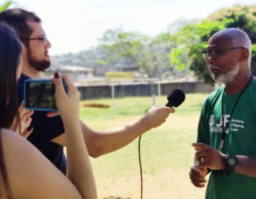 Acadêmicos de comunicação visitam núcleo do “Bom de Bola”