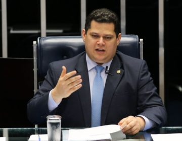 Com quórum baixo, plenário do Senado rejeita PEC das Liminares