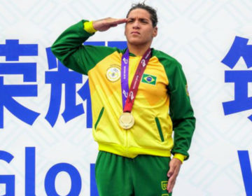 Ana Marcela Cunha conquista o ouro nos 10km na China