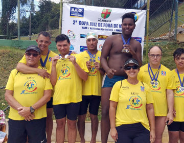 Programa JF Paralímpico participa de torneio de natação