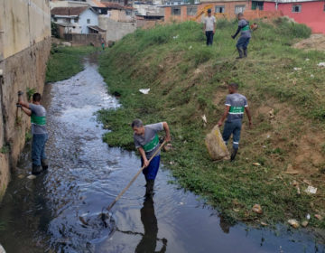 23 toneladas de lixo são retiradas dos bairros Linhares e Vitorino Braga