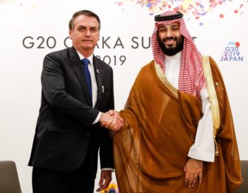 Bolsonaro assina acordos e diz que “Brasil tem mar de oportunidades”