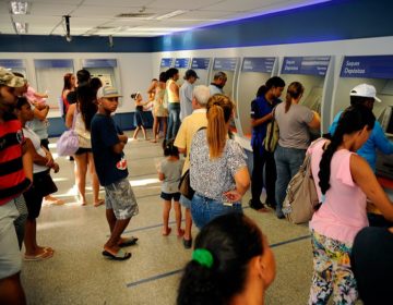 Comissão mista analisa relatório da MP que permite saque do FGTS