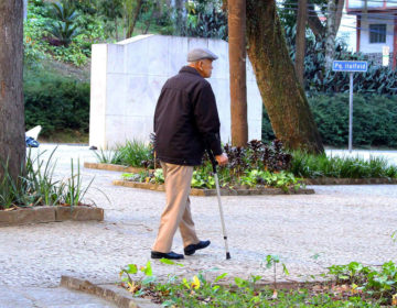 Projeto de lei visa conscientizar sobre o abuso financeiro contra pessoas idosas