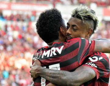 FLAMENGO BATE O CORINTHIANS POR 4 A 1 E SEGUE FIRME NO TOPO DA SÉRIE A