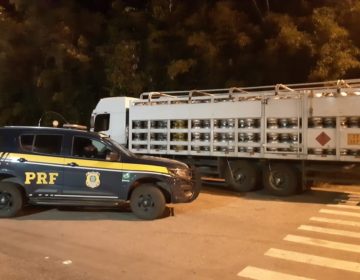 Polícia Rodoviária Federal apreende caminhão com 600 botijões de gás sem nota fiscal