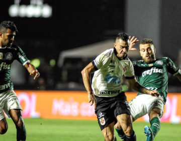 Fora de casa, Palmeiras vence o Vasco e segue na cola do líder do Brasileirão