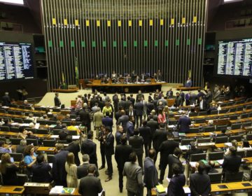 Câmara aprova MP que cria o programa Médicos pelo Brasil