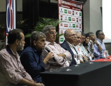 Baeta apresenta elenco e comissão técnica para 2020