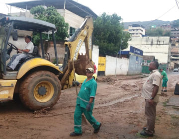 Demlurb retira 132 toneladas de lama e entulho em áreas atingidas pela chuva