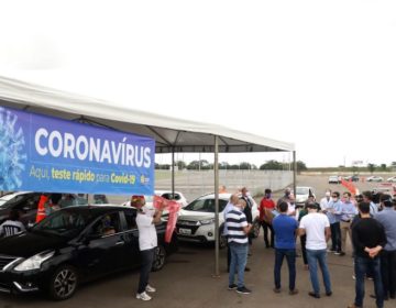 Bolsonaro veta dispensa de atestado médico durante quarentena para trabalhador doente