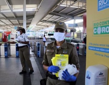 Projetos tornam obrigatório o uso de máscaras faciais em locais públicos