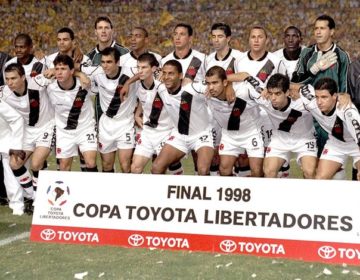 Em campanha solidária, Vasco abre venda de ingressos virtuais da Libertadores de 1998