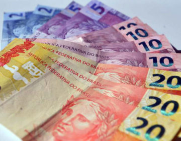 Vai a sanção MP que aumenta o salário mínimo para R$ 1.045