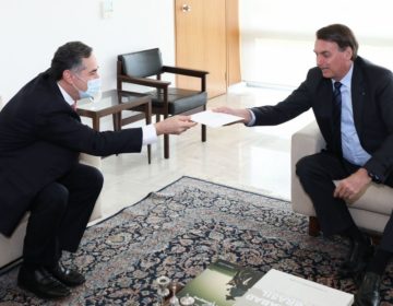 Ministros levam a Bolsonaro convite para posse no TSE
