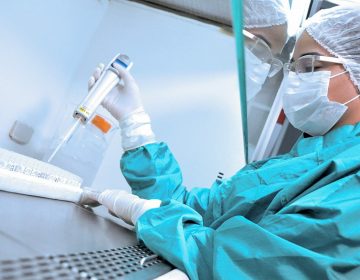 Senadores celebram participação do Brasil em pesquisa de vacina contra covid-19