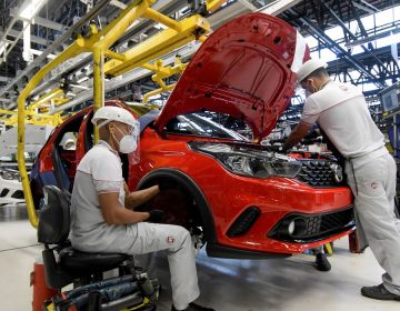 Atividade econômica tem queda recorde de 9,73% em abril