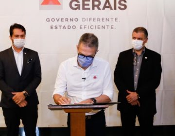 Romeu Zema entrega ambulâncias e inaugura leitos de UTI para tratamento de coronavírus em Guanhães, no Vale do Rio Doce