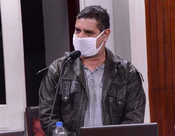 Vereadores derrubam veto ao projeto de lei que determina a instalação de dispensadores de álcool em gel nos ônibus