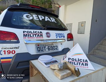 PM encontra três barras de maconha em um terreno no Bairro Santa Cândida