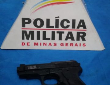 Indivíduo é preso ao ameaçar policiais com arma de fogo