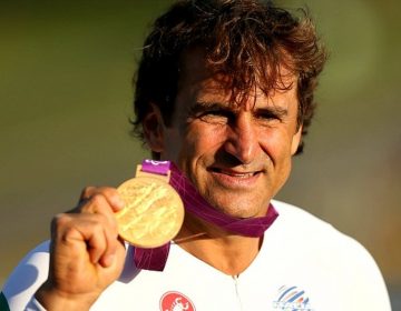 Atleta paralímpico, Alessandro Zanardi, segue em estado grave