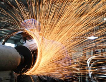 Depois de dois meses em queda, produção industrial cresce 7% em maio