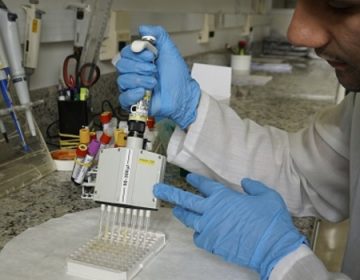 Governo do Estado habilita laboratórios e amplia testagem